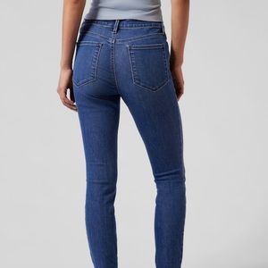 Athleta Sculptek Jeans size 8